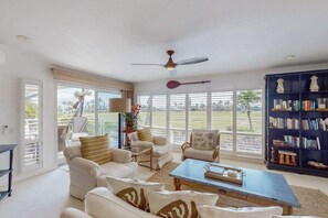 Interior - Golfside Calm with Ocean Views in Princeville (Princeville)