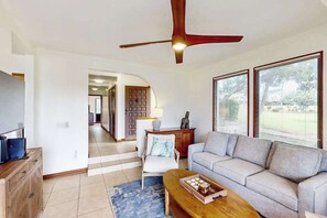 TV, offices - Spacious Poipu Condo Near the Beach & Tennis (Koloa)