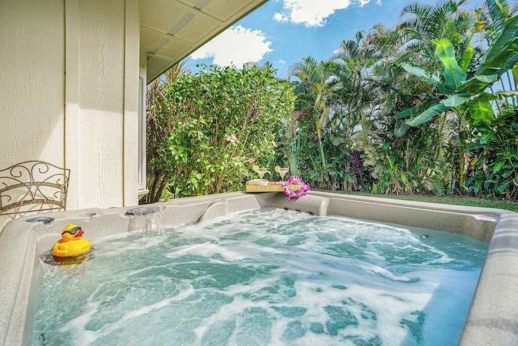 Outdoor spa tub