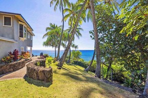 Property grounds - Clifftop Oceanfront Views, a Walk to Poipu Beach (Koloa)