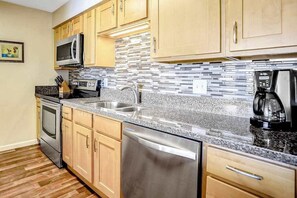 Coffee/tea maker, fridge, microwave, oven - Settle Into a Beachfront Coastal Oasis with Pool & Private Balcony (Kapaa)
