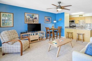 TV, offices - Settle Into a Beachfront Coastal Oasis with Pool & Private Balcony (Kapaa)