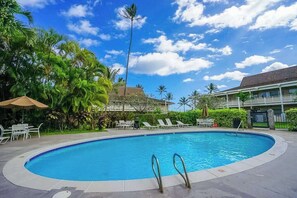Pool - Royal Coconut Coast Kapaa Condo with Pool, Mountain Views & AC (Kapaa)
