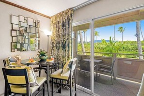Dining - Royal Coconut Coast Kapaa Condo with Pool, Mountain Views & AC (Kapaa)