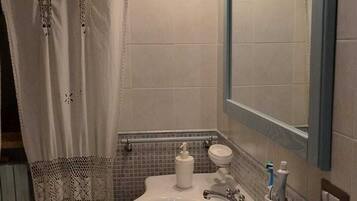 Deluxe Apartment, Balcony | Bathroom