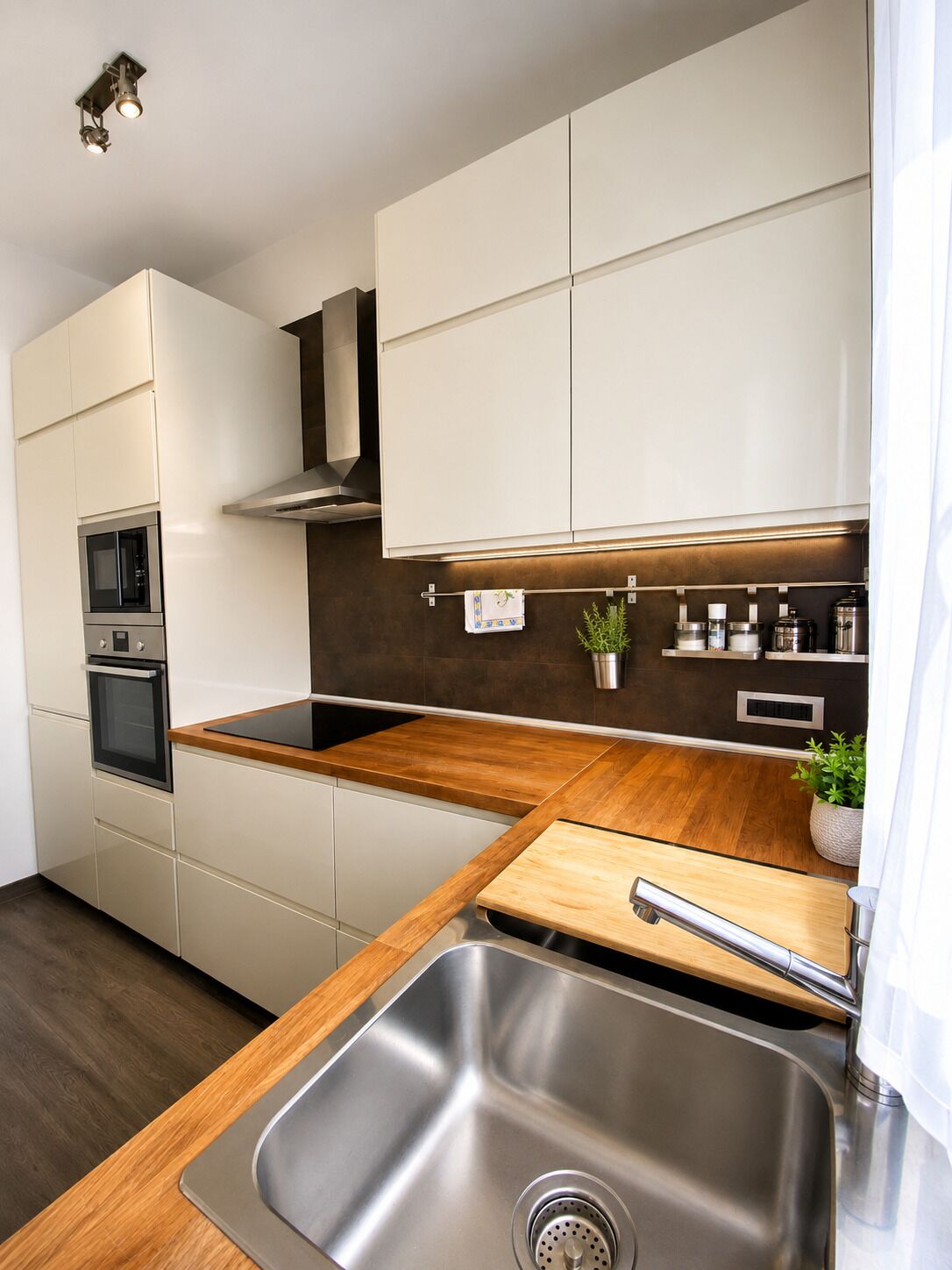 Deluxe Apartment, Balcony | Private kitchen
