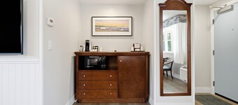 Wilder Inn South Wellfleet, Outset Collection by Hilton