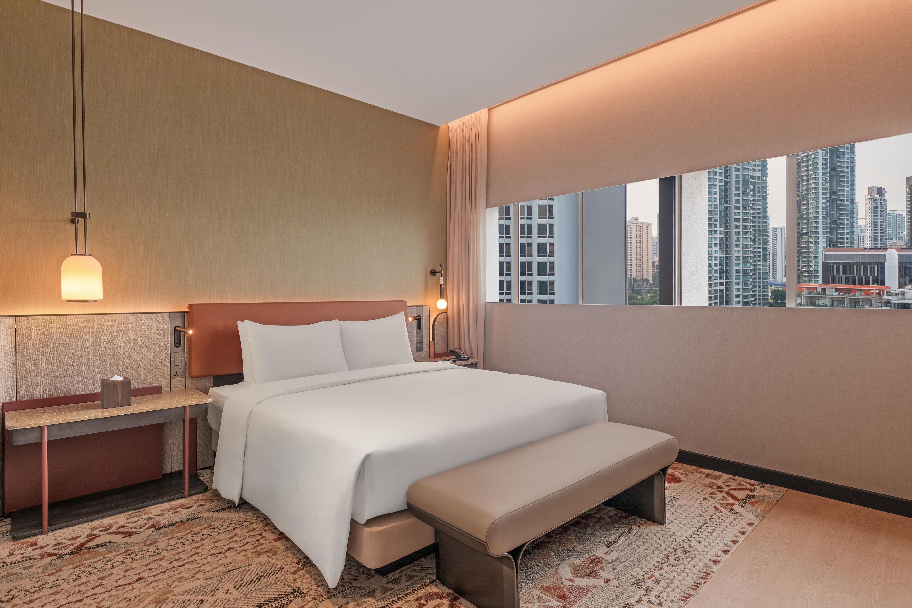 Quarto luxo, 1 cama King e sofá-cama, vista para o rio | Cofres nos quartos, cortinas blackout, berços grátis, Wi-Fi de cortesia