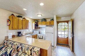 Coffee/tea maker, fridge, microwave, oven - Relax at a Tropical Hideaway with Beach Access, Pool & Tennis (Lihue)