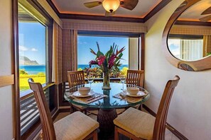 Dining - Upgraded Air-Conditioned Princeville Condo with Bali Hai Views (Princeville)