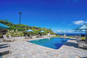 Pool - Oceanfront Princeville Condo with Big Lanai, W/D, Tennis & Pool (Princeville)