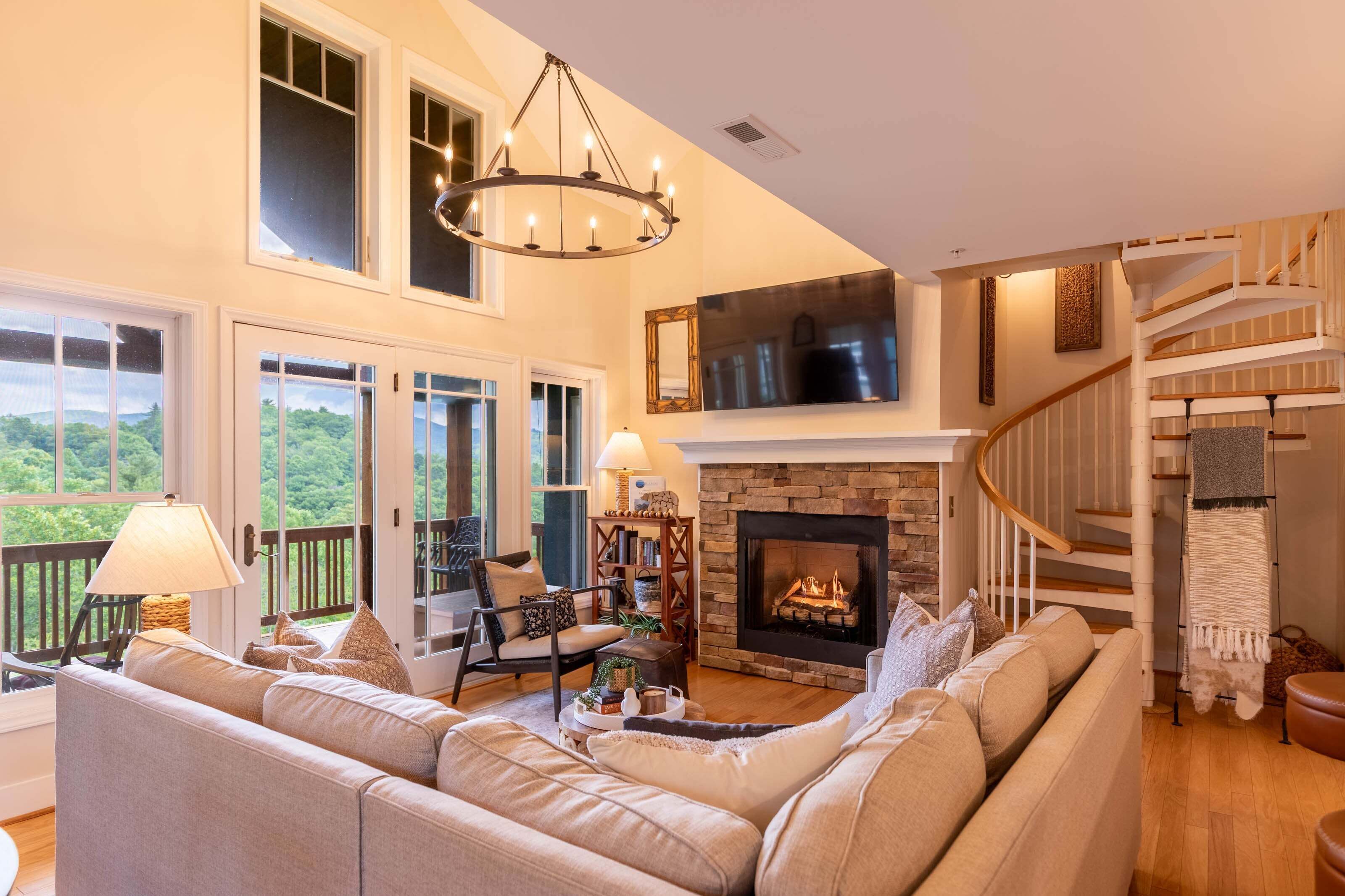 Smart TV, fireplace