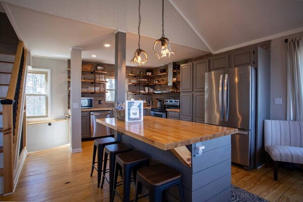 Coffee/tea maker, fridge, microwave, oven - COMING SOON!  Beech on The Rocks | pet friendly, club access, mtn views! (Banner Elk)