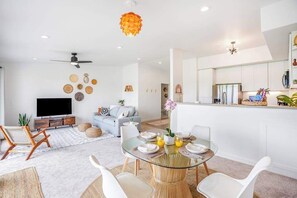 Interior - Unwind Poolside Steps from Princeville Golf (Princeville)