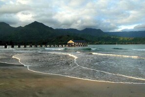 Beach nearby - Roomy Princeville Loft with Pool, Hot Tub & Grills (Princeville)
