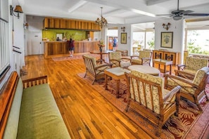 Interior - Beach Studio with Ocean Views & Fast WiFi in Kapaa (Kapaa)