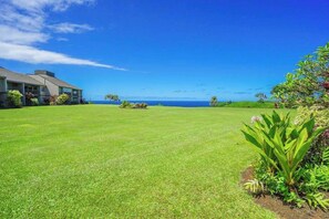 Property grounds - Ocean-View Princeville Condo with Shared Pool, Hot Tub & W/D (Princeville)