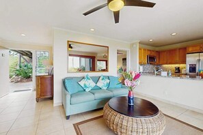 TV, DVD player, offices - Ground-Floor Oceanfront Princeville Condo with Lanai & Pool (Princeville)