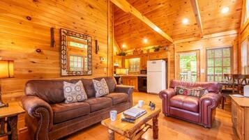 House, 1 King Bed with Sofa bed (Lazy Bear Lodge) | Living area