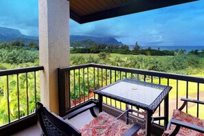 Property grounds - Corner Studio with Bali Hai & Ocean Views (Princeville)