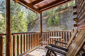 House, Multiple Beds (Lazy Dazy) | Property grounds - Lazy Dazy (Gatlinburg)