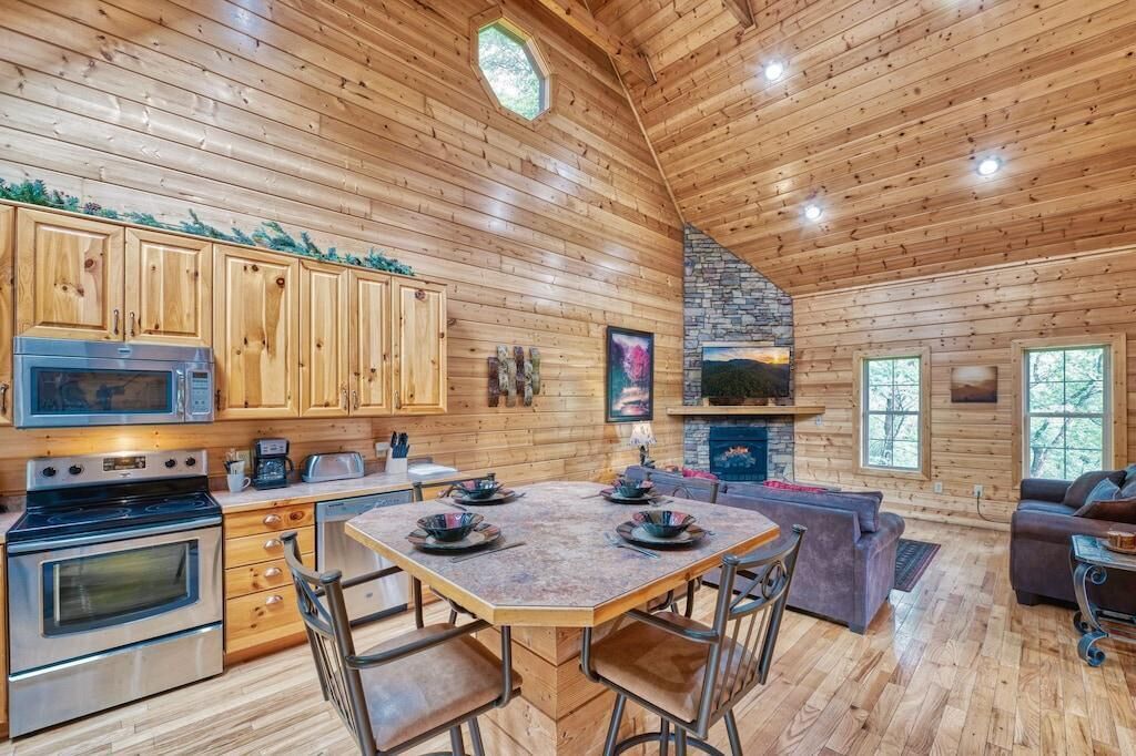 House, Multiple Beds (Luxury Lookout) | Private kitchen