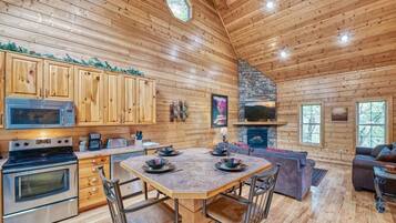 House, Multiple Beds (Luxury Lookout) | Private kitchen