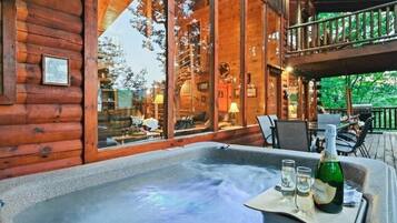 House, Multiple Beds (Magic Mountain) | Outdoor dining