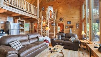 House, Multiple Beds (Magic Mountain) | Living area