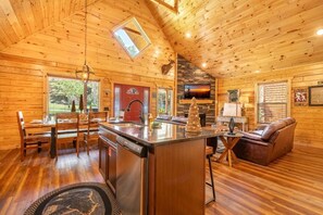 Ferienhaus, 1 King-Bett (Mimi and Pop's Place) | Innenbereich