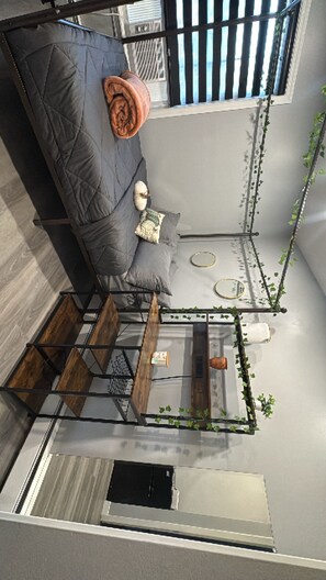 Living area - Cozy 1-bedroom apartment in brilliant Bronx with AC (Bronx)