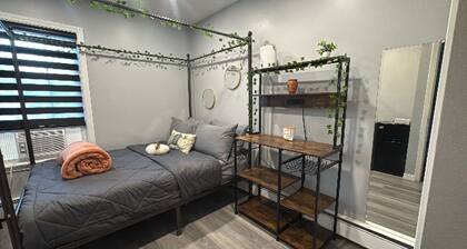 Cozy 1-bedroom apartment in brilliant Bronx with AC
