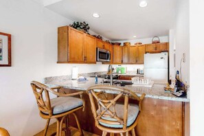 Coffee/tea maker, fridge, microwave, oven - Well-Placed Kihei Condo with Pool, Hot Tub & Grill by the Beach (Kihei)