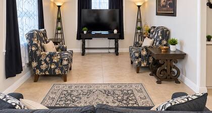 Charming 3-bedroom house in Brownsville with cool AC breeze