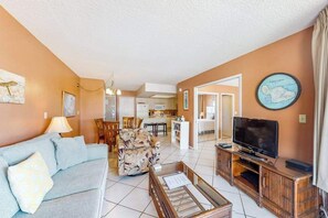 TV, DVD player, offices - Kihei Condo with Private W/D & Shared Pool - Swim & Surf (Kihei)