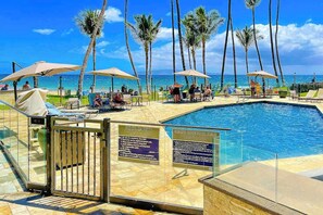 Pool - Beachfront Kihei Condo with Private W/D & WiFi - Waves Await (Kihei)