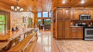 House, Multiple Beds (Mountain Wonderland) | Private kitchen