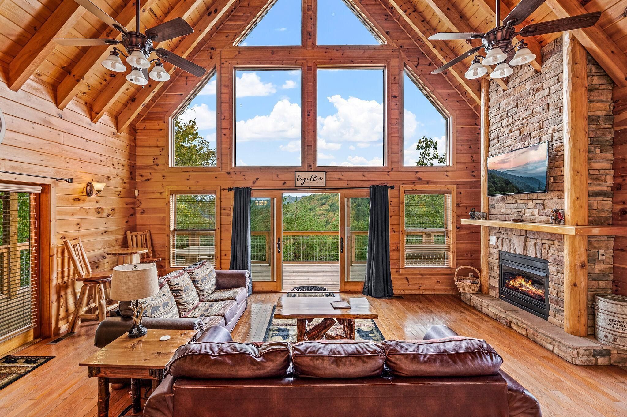 House, Multiple Beds (Mountain Wonderland) | Living area