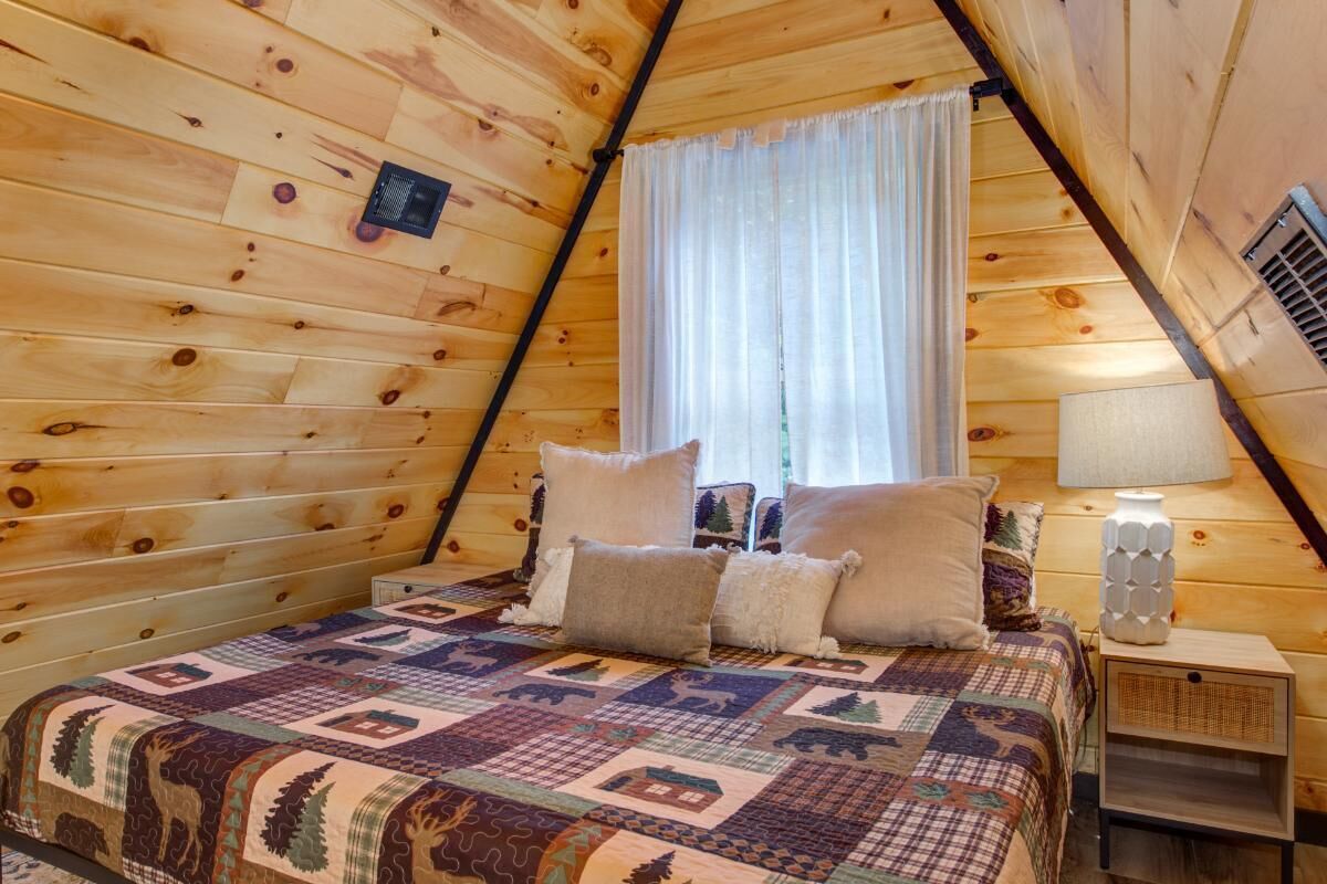 House, 1 Queen Bed (My Tennessee A-Frame) | 1 bedroom