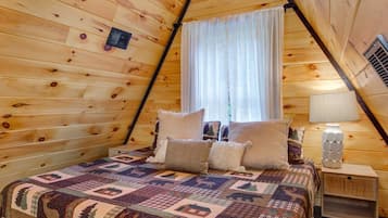 House, 1 Queen Bed (My Tennessee A-Frame) | 1 bedroom