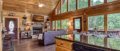 Maison, plusieurs lits (Z - Pine Top Paradise) | Intérieur