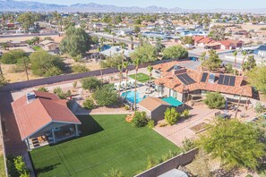 Exterior - Your Slice of Paradise in Sin City (Las Vegas)