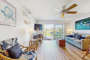 TV, DVD player, offices - Your Kihei Hideaway with Outdoor Pool & Laundry (Kihei)