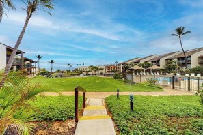 Property grounds - Your Kihei Hideaway with Outdoor Pool & Laundry (Kihei)