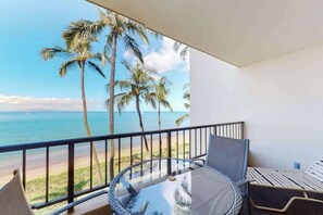 Outdoor dining - Ocean-View Kihei Sugar Beach Condo with Shared Pool & Hot Tub (Kihei)