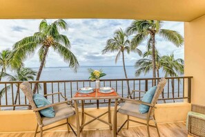 Outdoor dining - Kihei Sugar Beach Condo with Private W/D & Pool - Surf, Bike & Golf (Kihei)