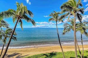 On the beach - Kihei Sugar Beach Condo with Private W/D & Pool - Surf, Bike & Golf (Kihei)