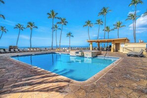 Pool - Updated Ocean-View Kihei Sugar Beach Condo with Free WiFi (Kihei)