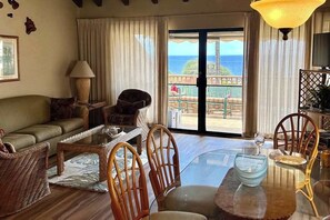TV, DVD player, offices - Tropical Kihei Hideaway with Pools, Hot Tub & Grill Near Waves (Kihei)