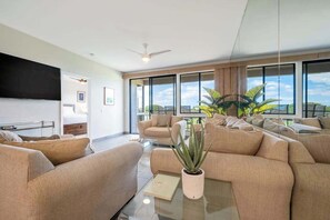 TV, offices - Relax Golf-Front in a Wailea Condo with Pool, Hot Tub & Free WiFi (Wailea)